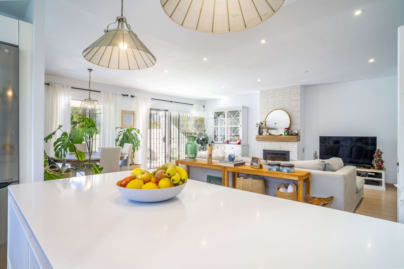 3 soveværelse Semi-Rækkehus til salg i San Pedro de Alcantara med swimmingpool garage - € 1.450.000 (Ref: 9205900)