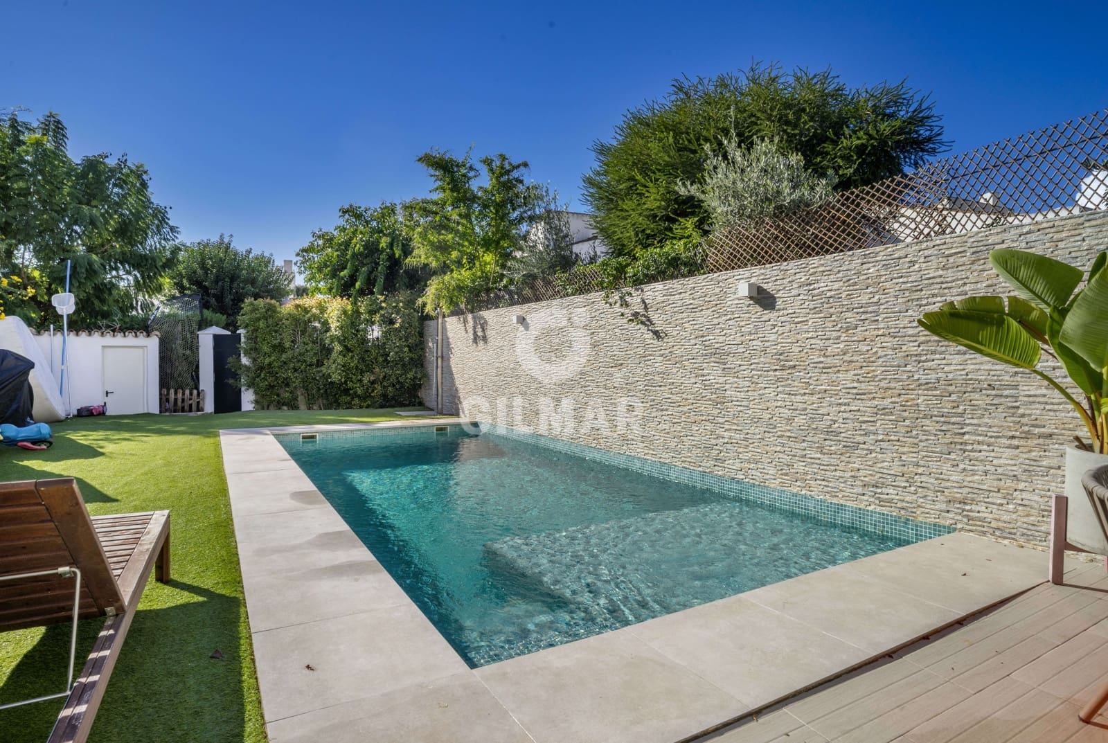 3 soveværelse Semi-Rækkehus til salg i San Pedro de Alcantara med swimmingpool garage - € 1.450.000 (Ref: 9205900)