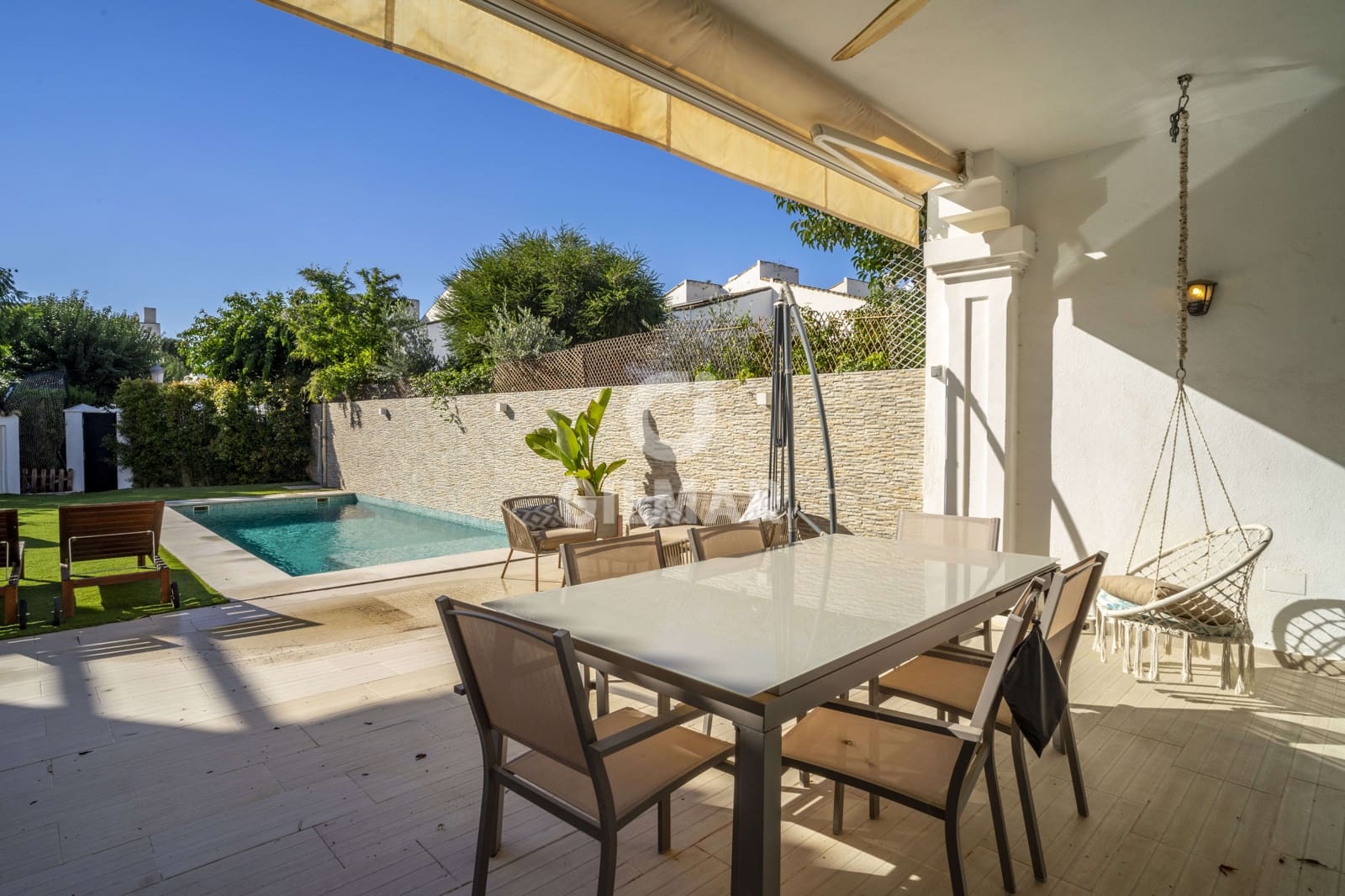 3 soveværelse Semi-Rækkehus til salg i San Pedro de Alcantara med swimmingpool garage - € 1.450.000 (Ref: 9205900)