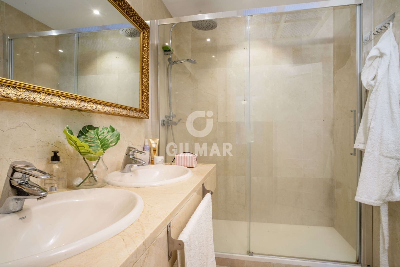 3 soveværelse Semi-Rækkehus til salg i San Pedro de Alcantara med swimmingpool garage - € 1.450.000 (Ref: 9205900)