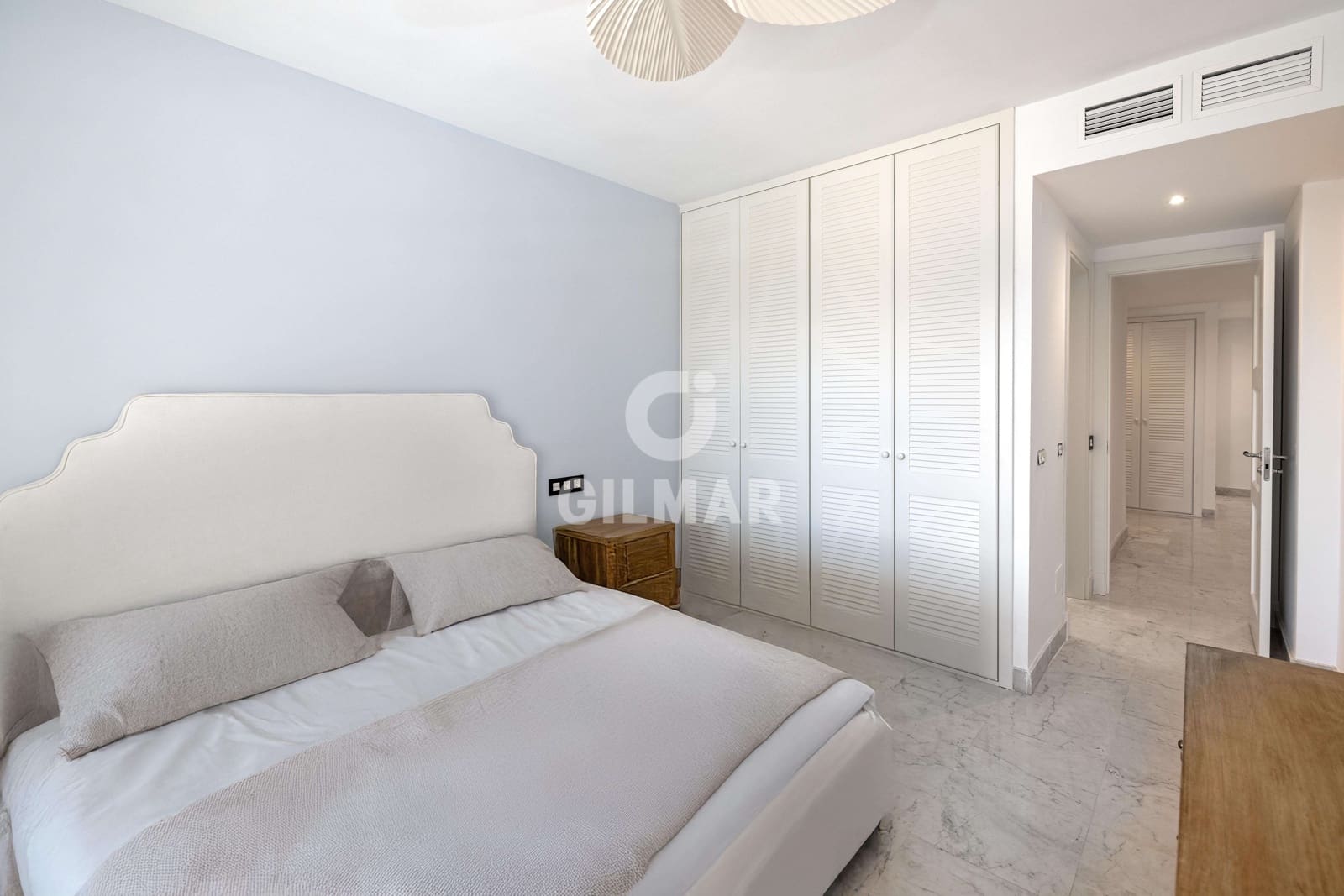 3 soverom Leilighet til salgs i Nueva Andalucia med svømmebasseng garasje - € 1 190 000 (Ref: 9205903)