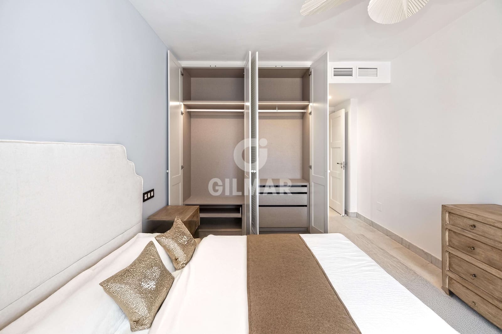 3 soverom Leilighet til salgs i Nueva Andalucia med svømmebasseng garasje - € 1 190 000 (Ref: 9205903)