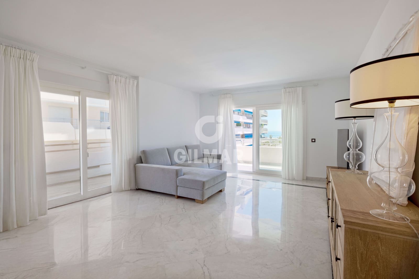 3 soverom Leilighet til salgs i Nueva Andalucia med svømmebasseng garasje - € 1 190 000 (Ref: 9205903)