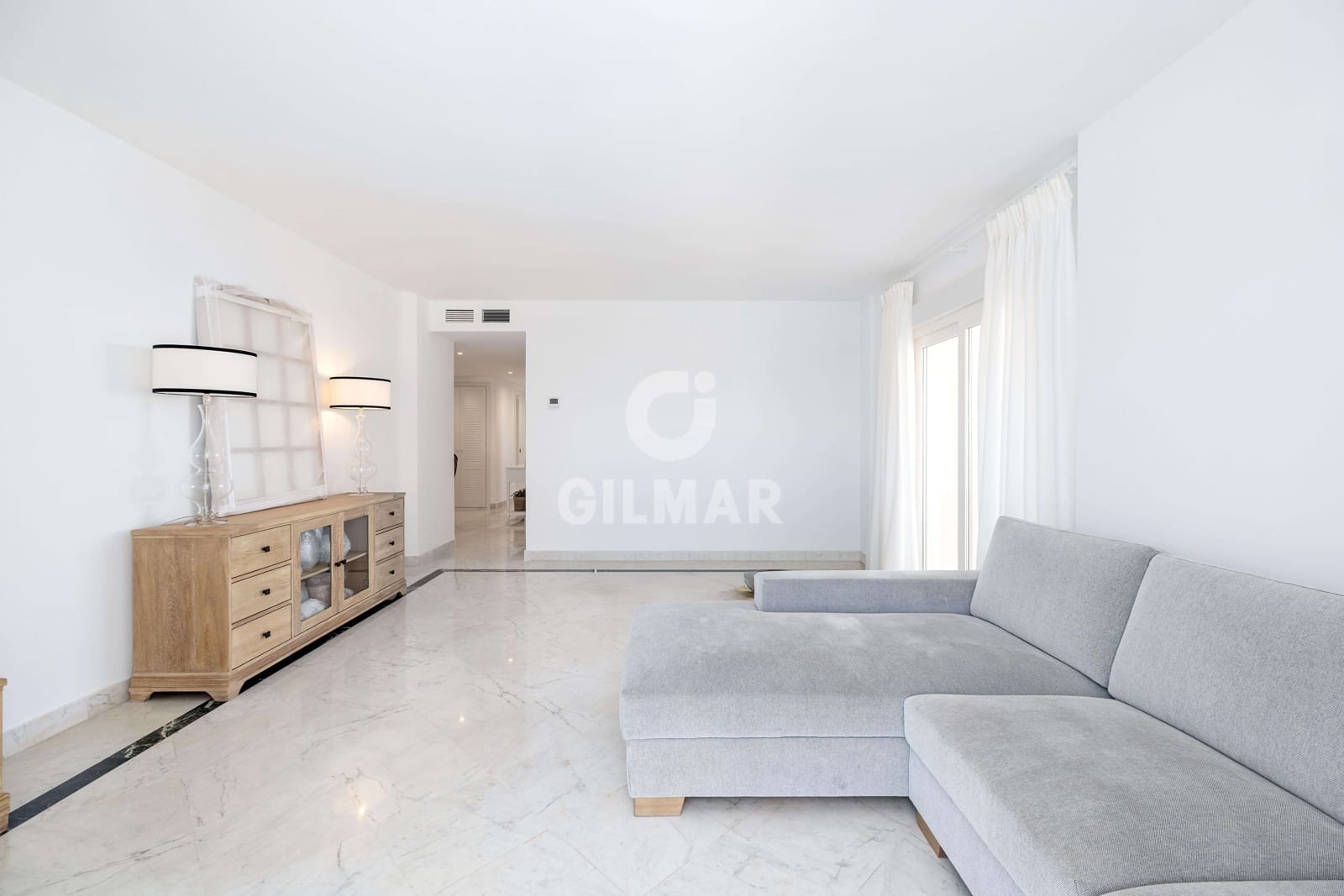 3 soverom Leilighet til salgs i Nueva Andalucia med svømmebasseng garasje - € 1 190 000 (Ref: 9205903)