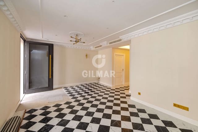Hôtel à vendre à Centro, Estepona - 4 300 000 € (Ref: 9205906)