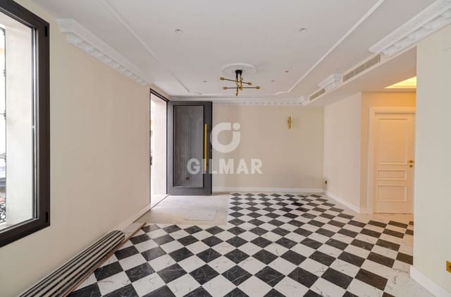 Hôtel à vendre à Centro, Estepona - 4 300 000 € (Ref: 9205906)