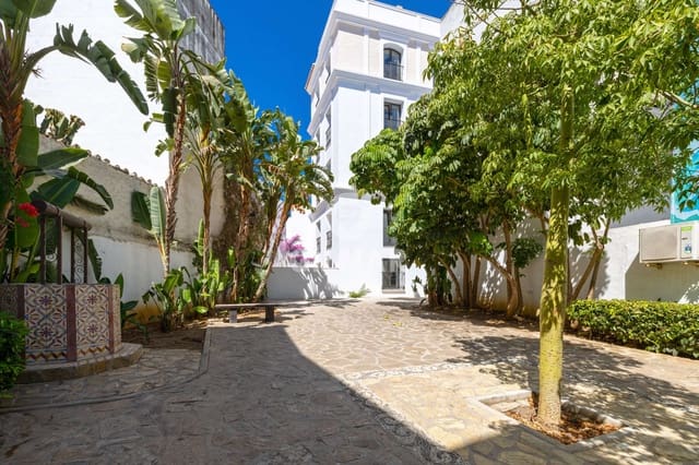 Hôtel à vendre à Centro, Estepona - 4 300 000 € (Ref: 9205906)