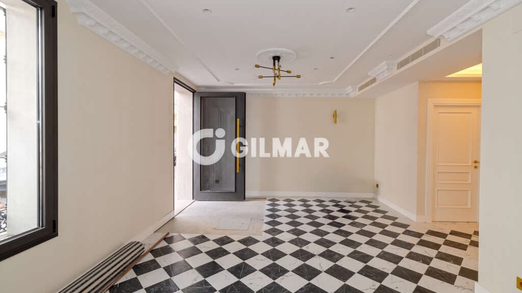 Hotel te koop in Estepona met garage - € 4.150.000 (Ref: 9205906)