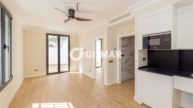 Hotel te koop in Centro, Estepona met garage - € 4.150.000 (Ref: 9205906)