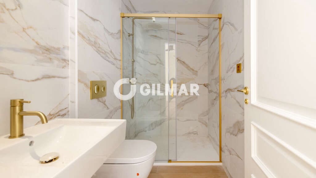 Hotel te koop in Estepona met garage - € 4.150.000 (Ref: 9205906)