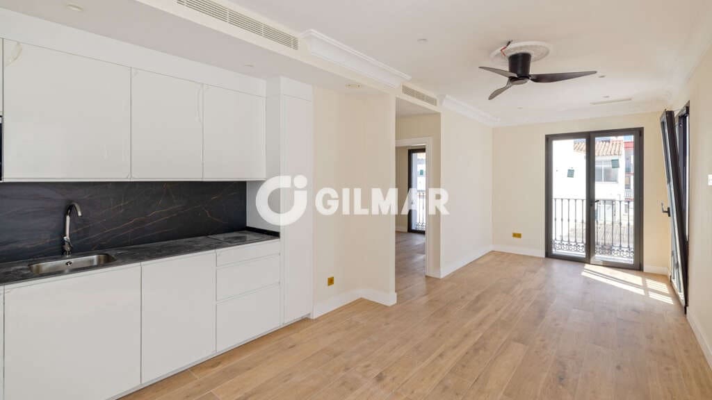 Hotel te koop in Estepona met garage - € 4.150.000 (Ref: 9205906)