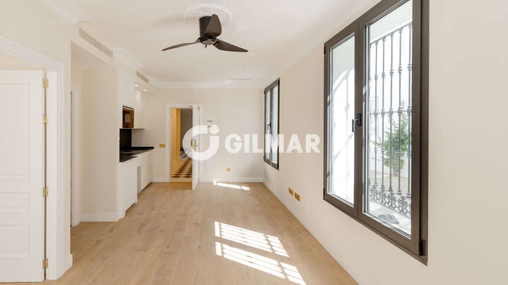Hotel te koop in Estepona met garage - € 4.150.000 (Ref: 9205906)