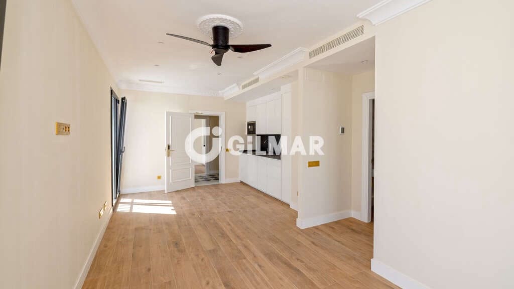 Hotel te koop in Estepona met garage - € 4.150.000 (Ref: 9205906)