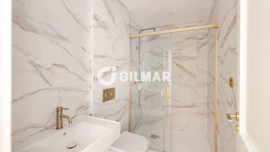 Hotel te koop in Estepona met garage - € 4.150.000 (Ref: 9205906)