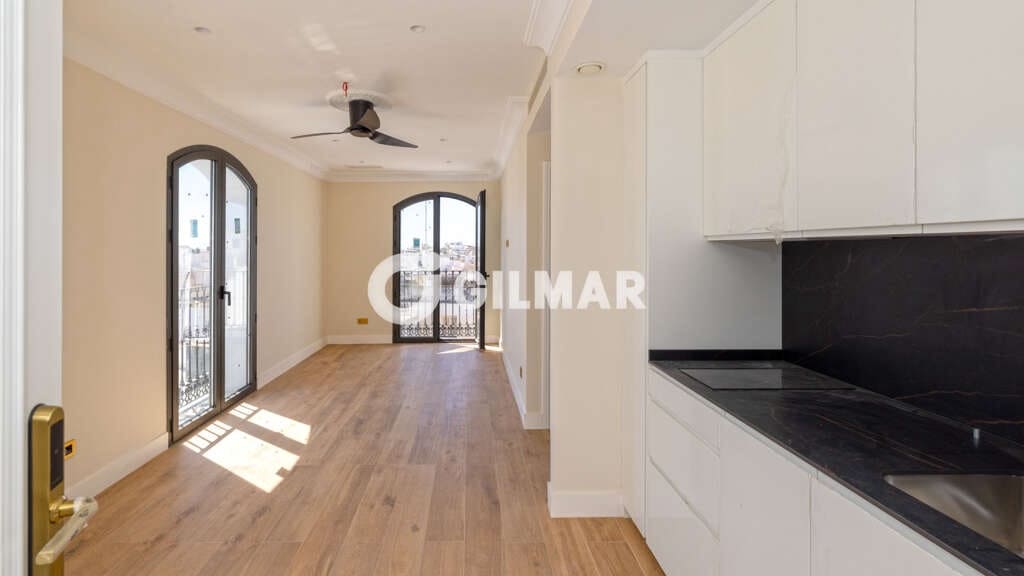 Hotel te koop in Estepona met garage - € 4.150.000 (Ref: 9205906)