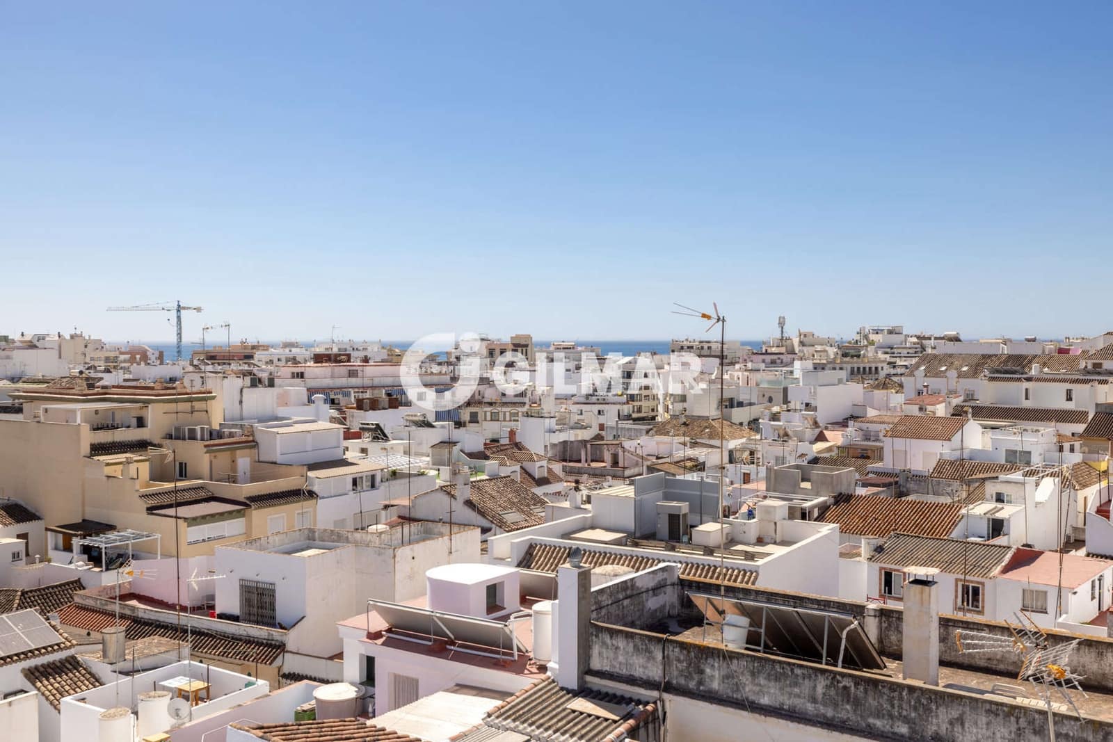 Hotel for sale in Estepona with garage - € 4,150,000 (Ref: 9205906)