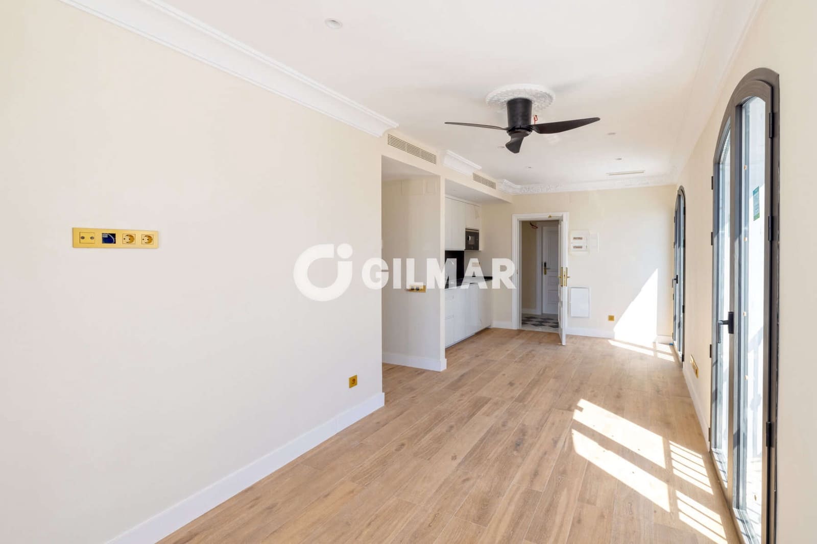 Hotel for sale in Estepona with garage - € 4,150,000 (Ref: 9205906)