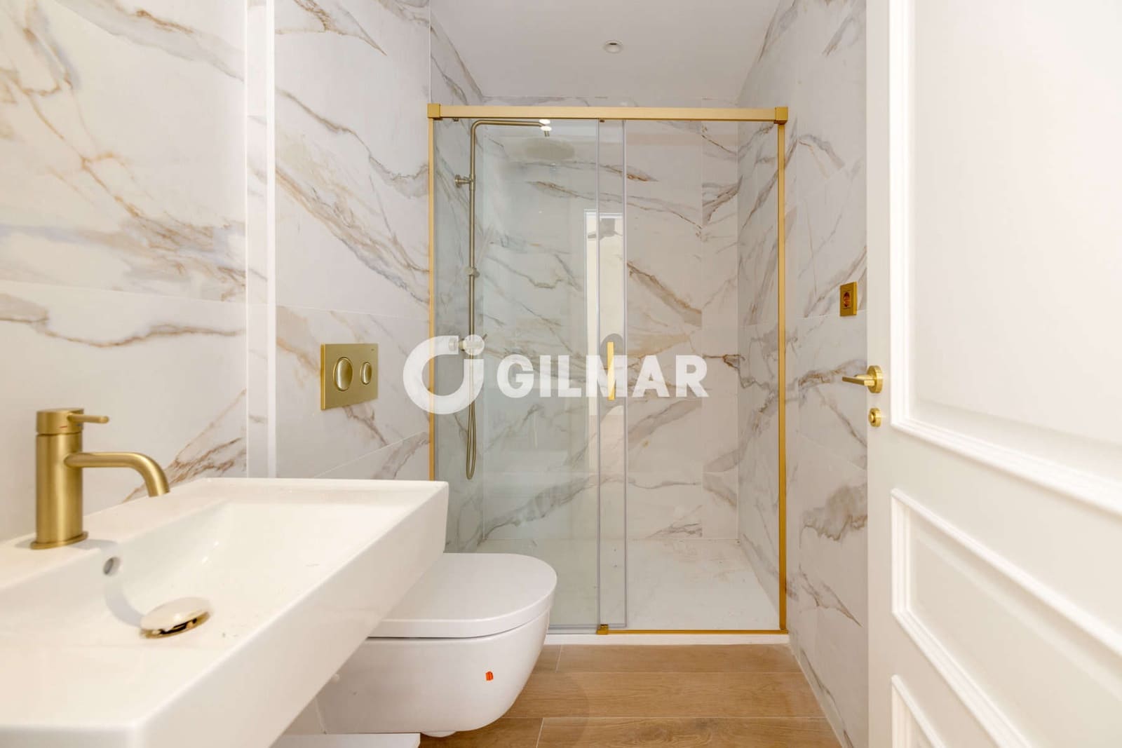 Hotel for sale in Estepona with garage - € 4,150,000 (Ref: 9205906)