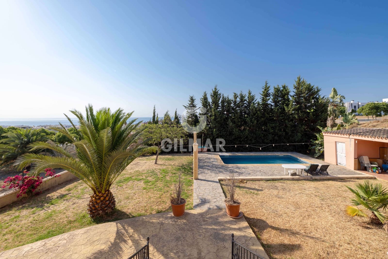 Chalet de 6 habitaciones en Estepona en venta con piscina - 1.490.000 € (Ref: 9205912)