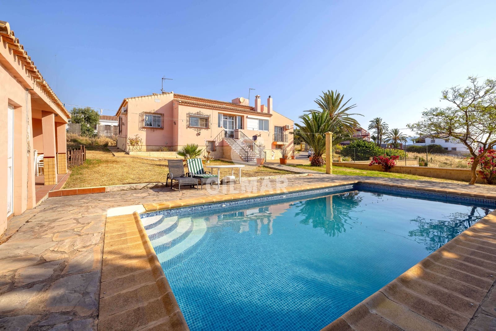 Chalet de 6 habitaciones en Estepona en venta con piscina - 1.490.000 € (Ref: 9205912)