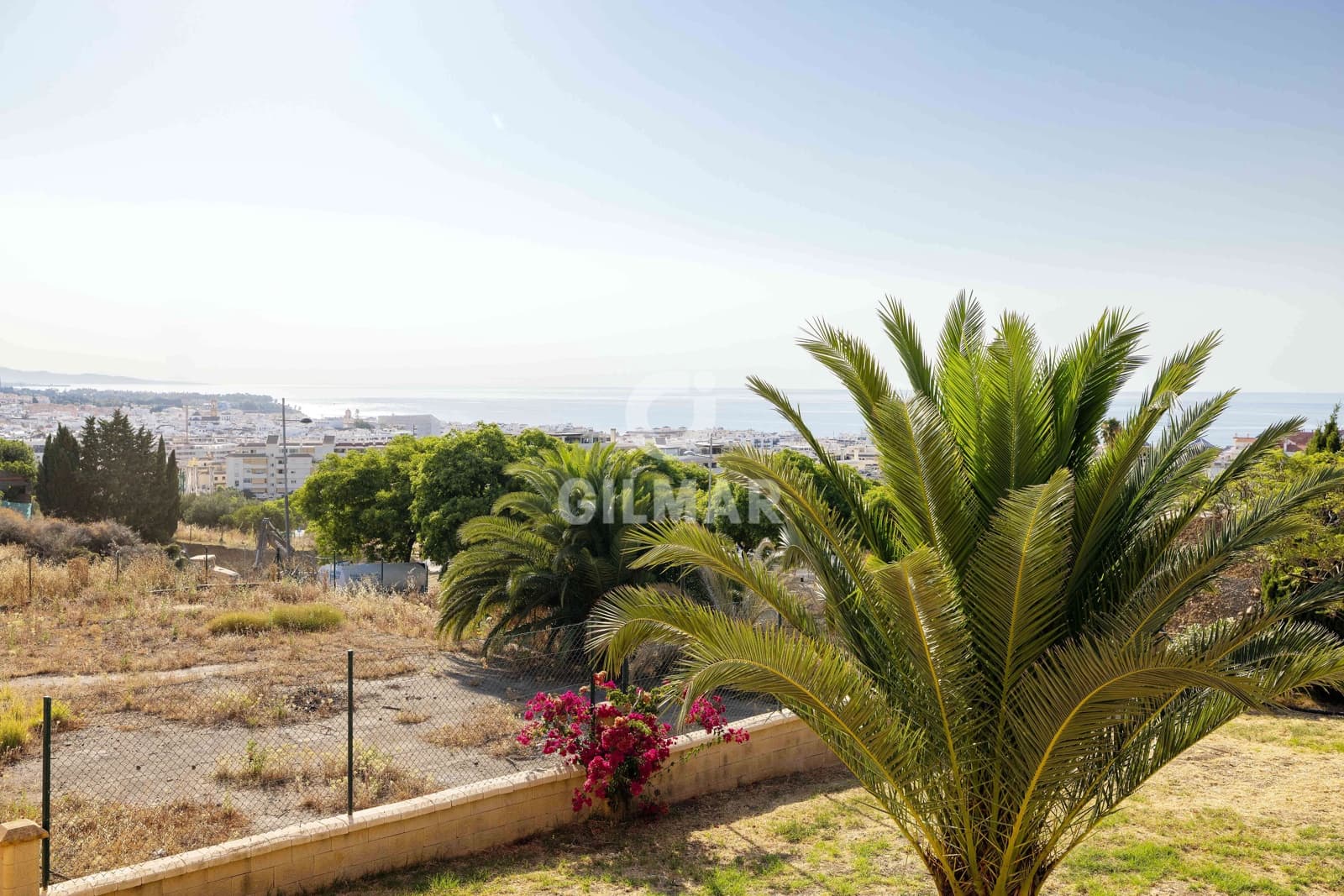 Chalet de 6 habitaciones en Estepona en venta con piscina - 1.490.000 € (Ref: 9205912)