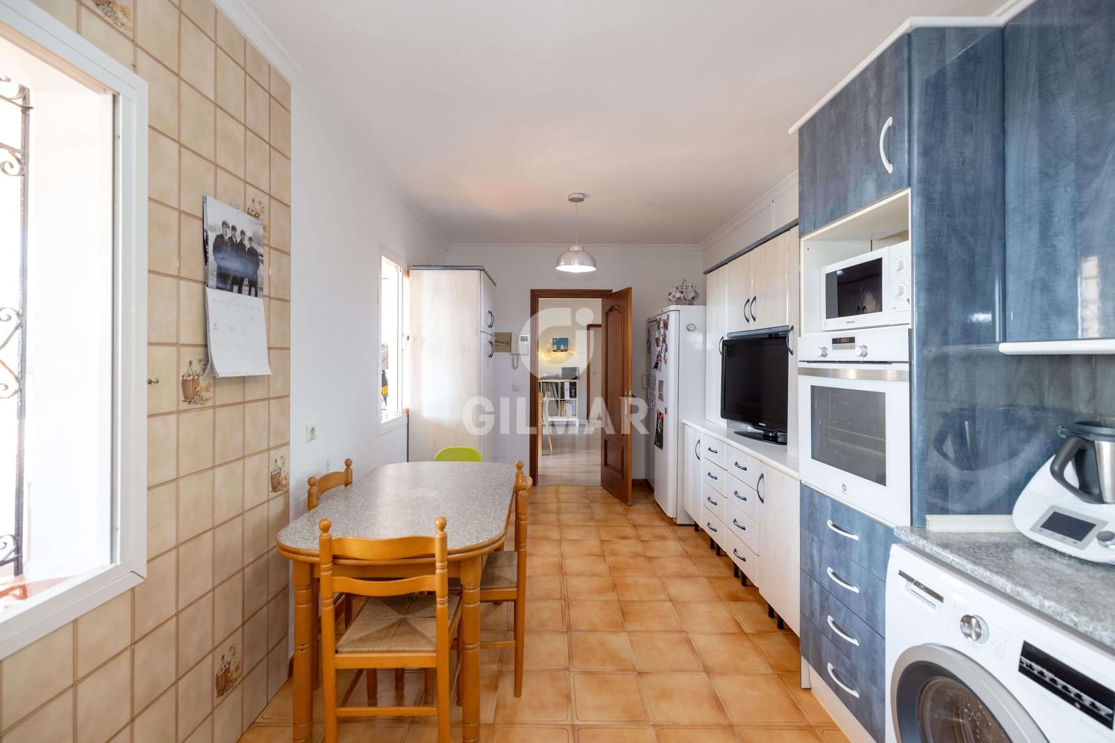 Chalet de 6 habitaciones en Estepona en venta con piscina - 1.490.000 € (Ref: 9205912)