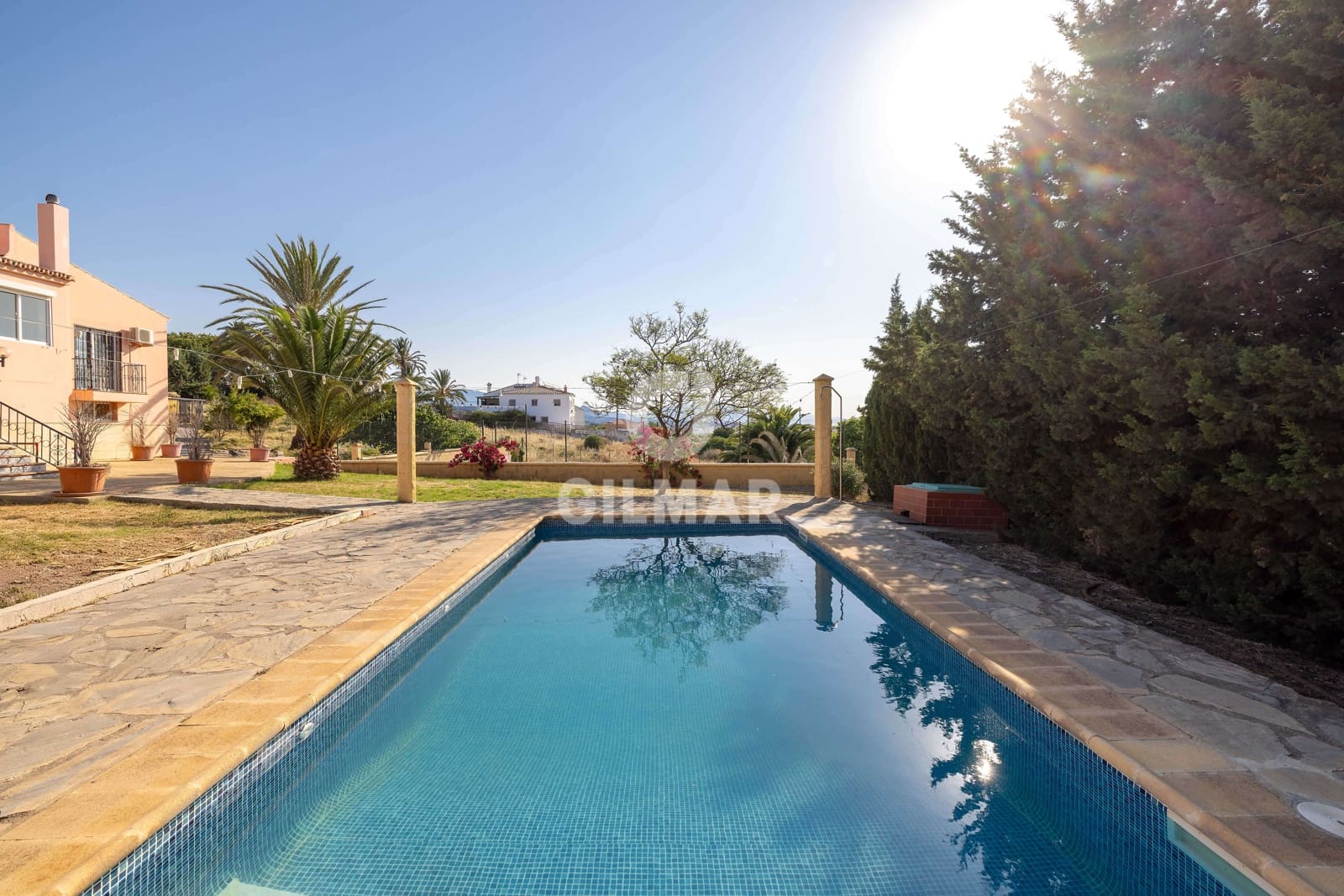 Chalet de 6 habitaciones en Estepona en venta con piscina - 1.490.000 € (Ref: 9205912)