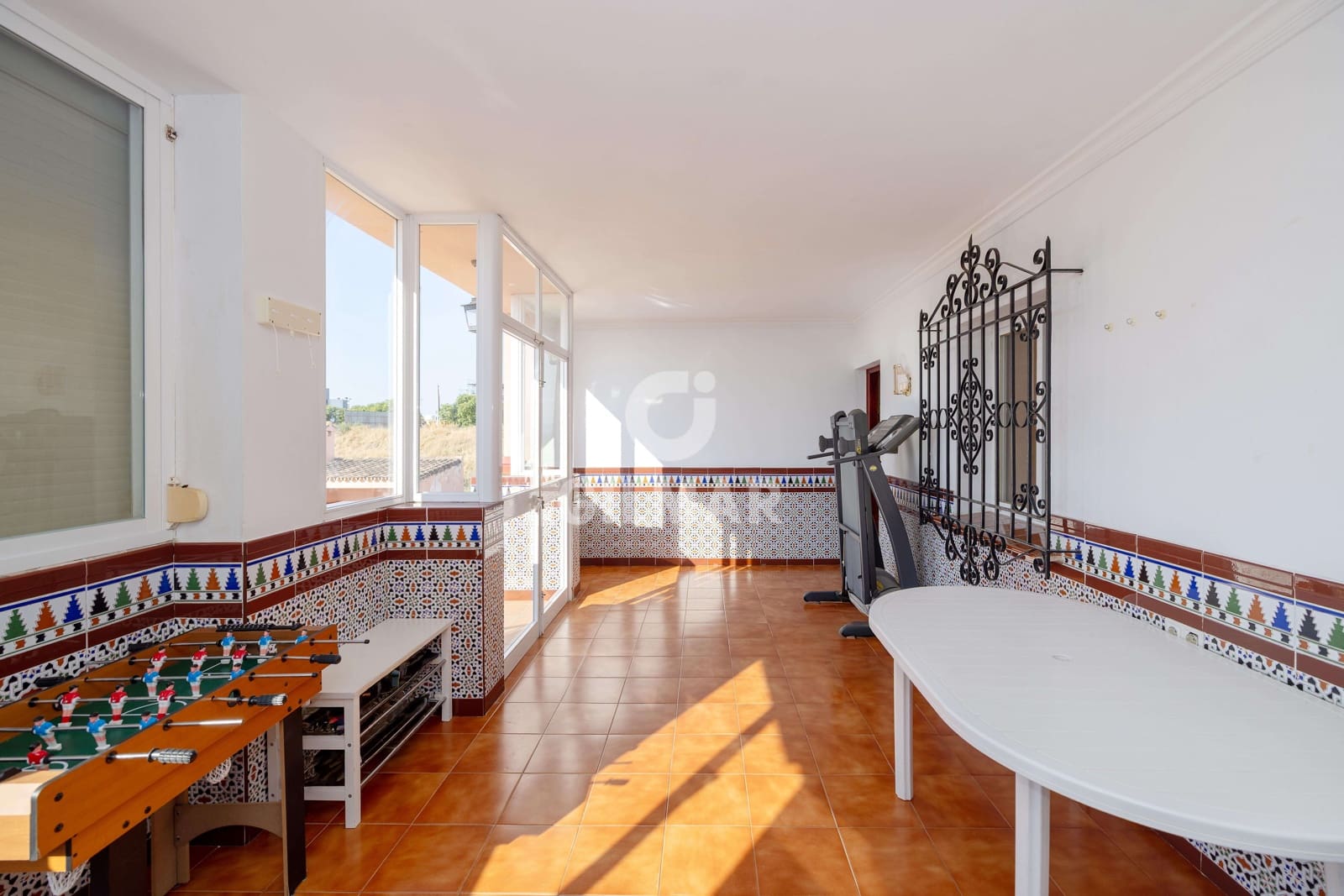 Chalet de 6 habitaciones en Estepona en venta con piscina - 1.490.000 € (Ref: 9205912)