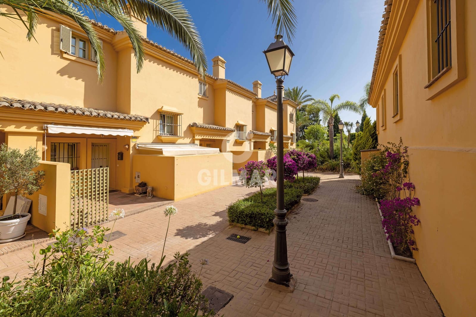 4 soveværelse Rækkehus til salg i Sotogrande med swimmingpool garage - € 780.000 (Ref: 9205915)