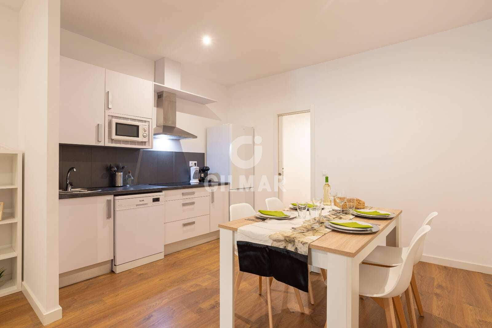 Loft til salgs i Torremolinos - € 1 600 000 (Ref: 9205931)