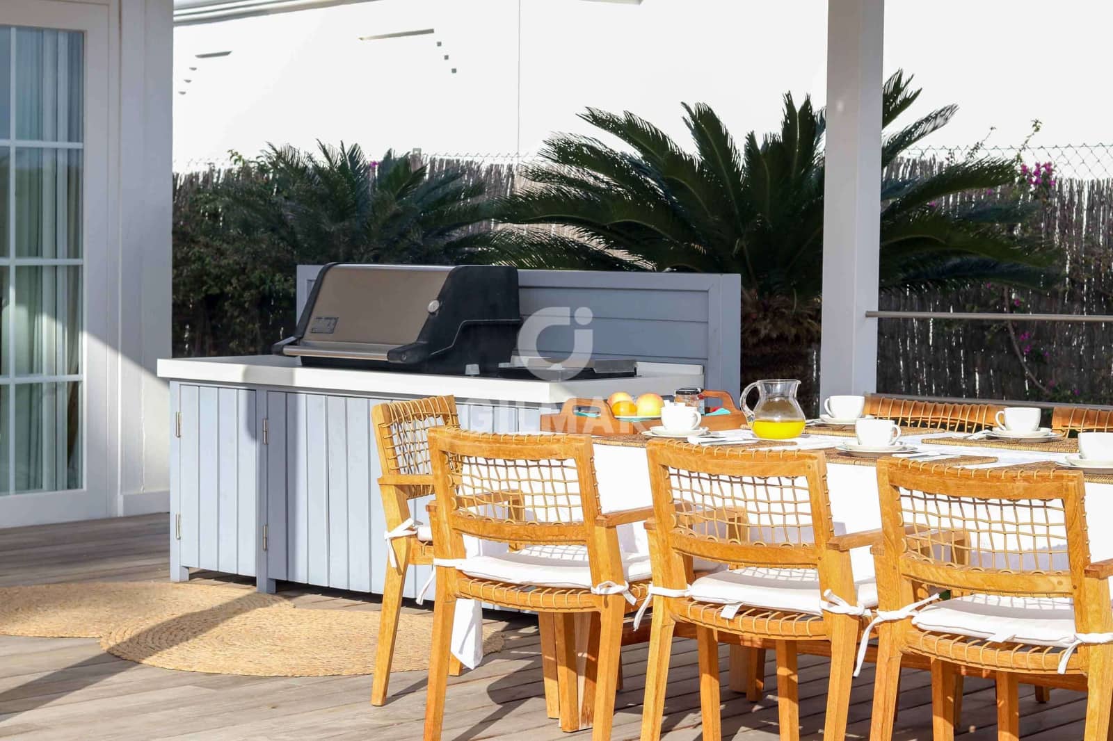 4 bedroom Villa for sale in Benahavis with pool garage - € 1,975,000 (Ref: 9205936)