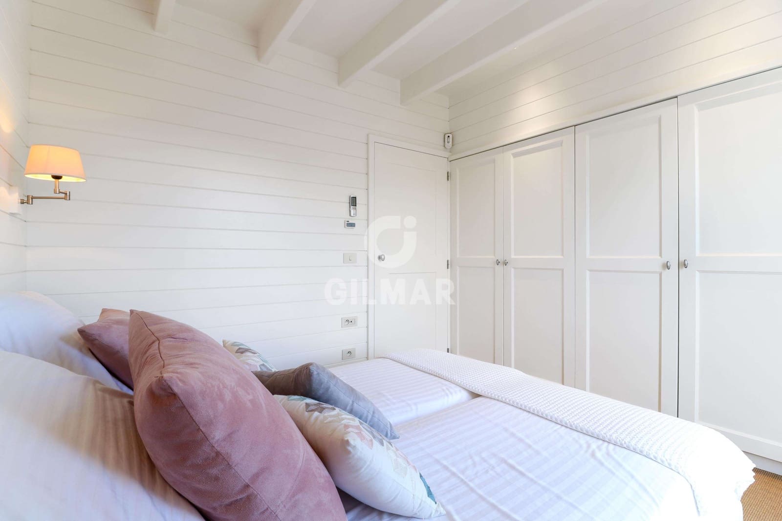 4 bedroom Villa for sale in Benahavis with pool garage - € 1,975,000 (Ref: 9205936)