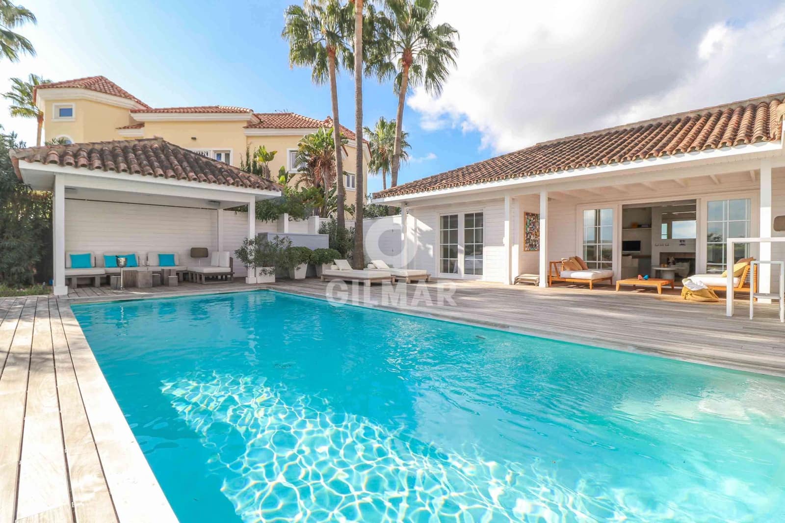 4 bedroom Villa for sale in Benahavis with pool garage - € 1,975,000 (Ref: 9205936)