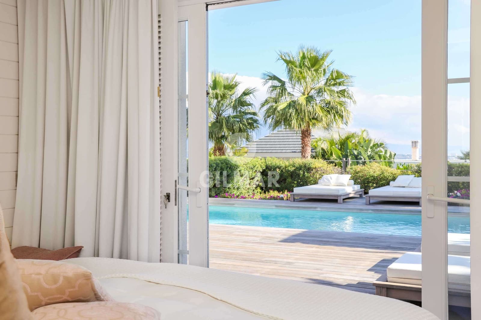 4 bedroom Villa for sale in Benahavis with pool garage - € 1,975,000 (Ref: 9205936)