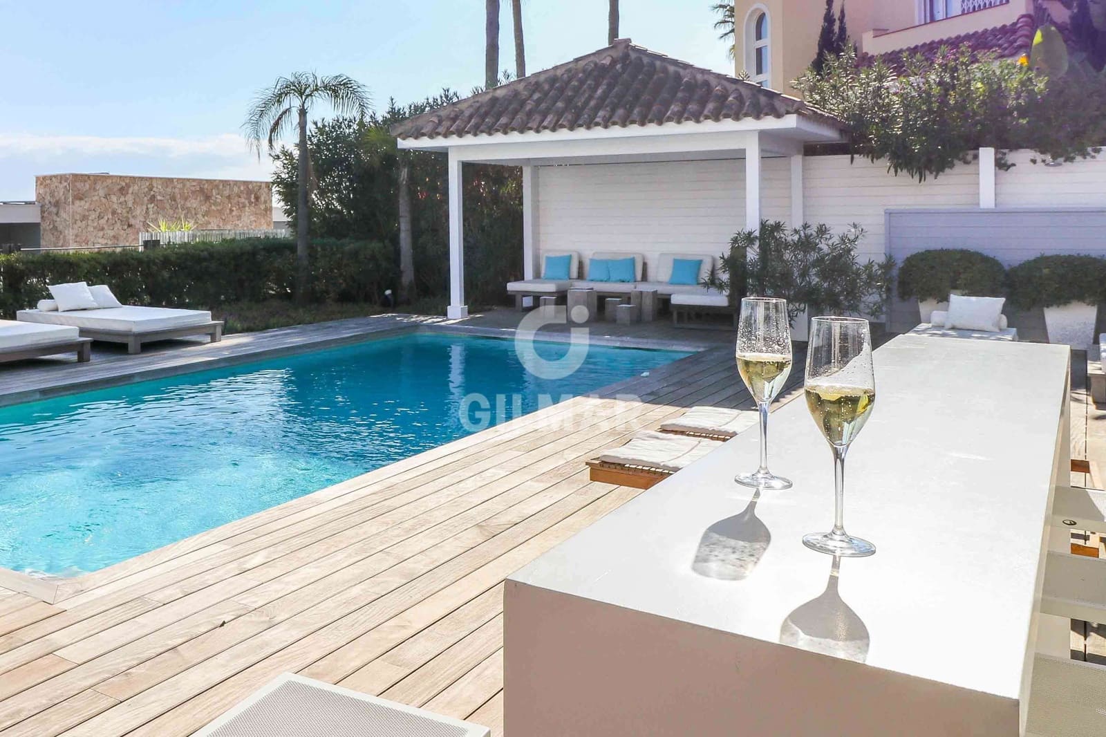 4 bedroom Villa for sale in Benahavis with pool garage - € 1,975,000 (Ref: 9205936)