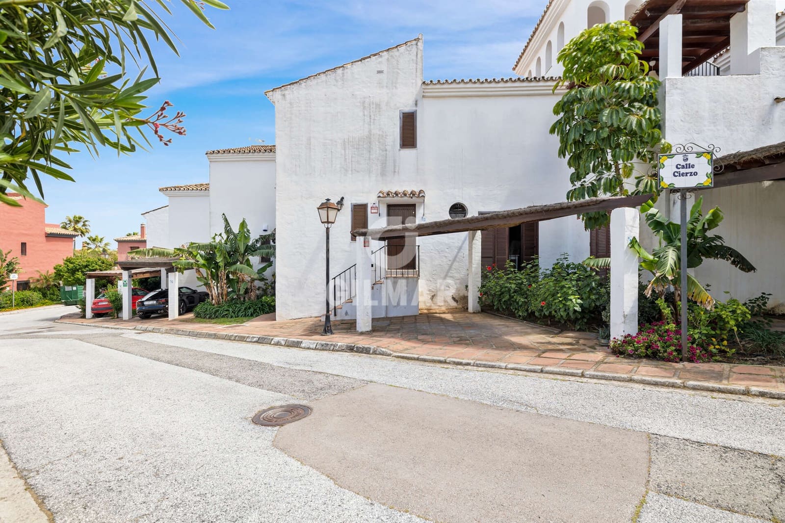 2 soverom Rekkehus til salgs i Estepona med svømmebasseng - € 495 000 (Ref: 9205940)