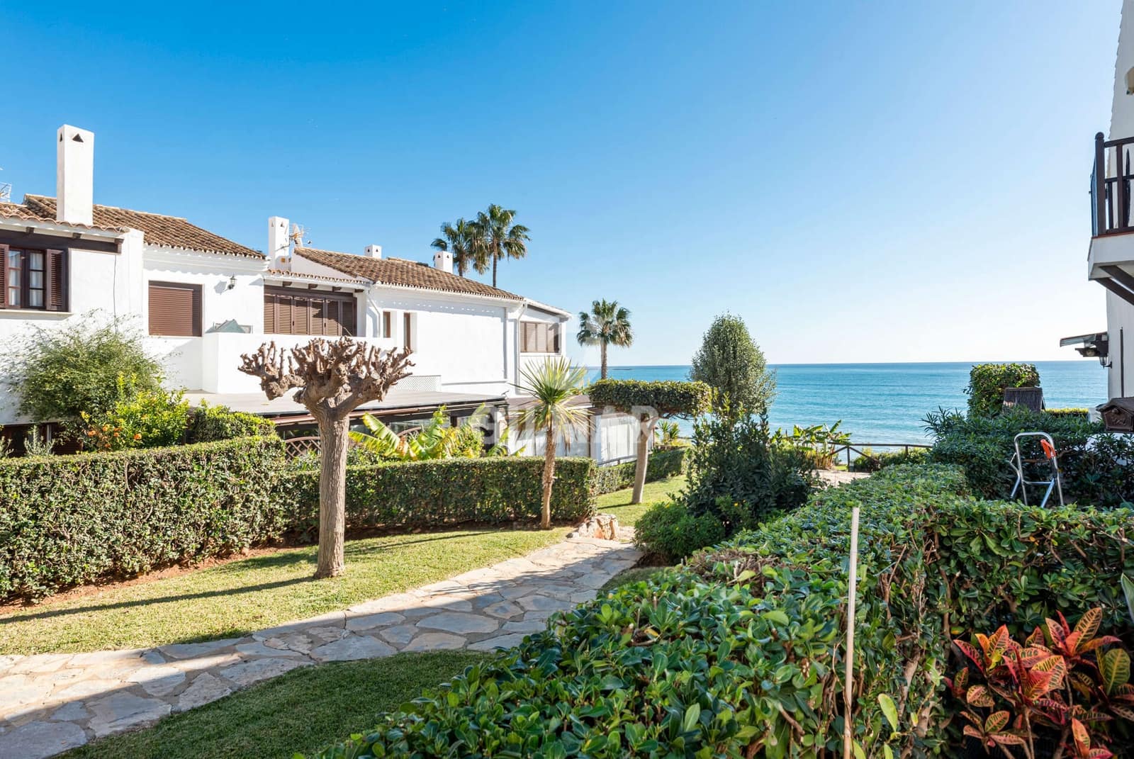 2 soverom Rekkehus til salgs i Estepona med svømmebasseng - € 495 000 (Ref: 9205940)