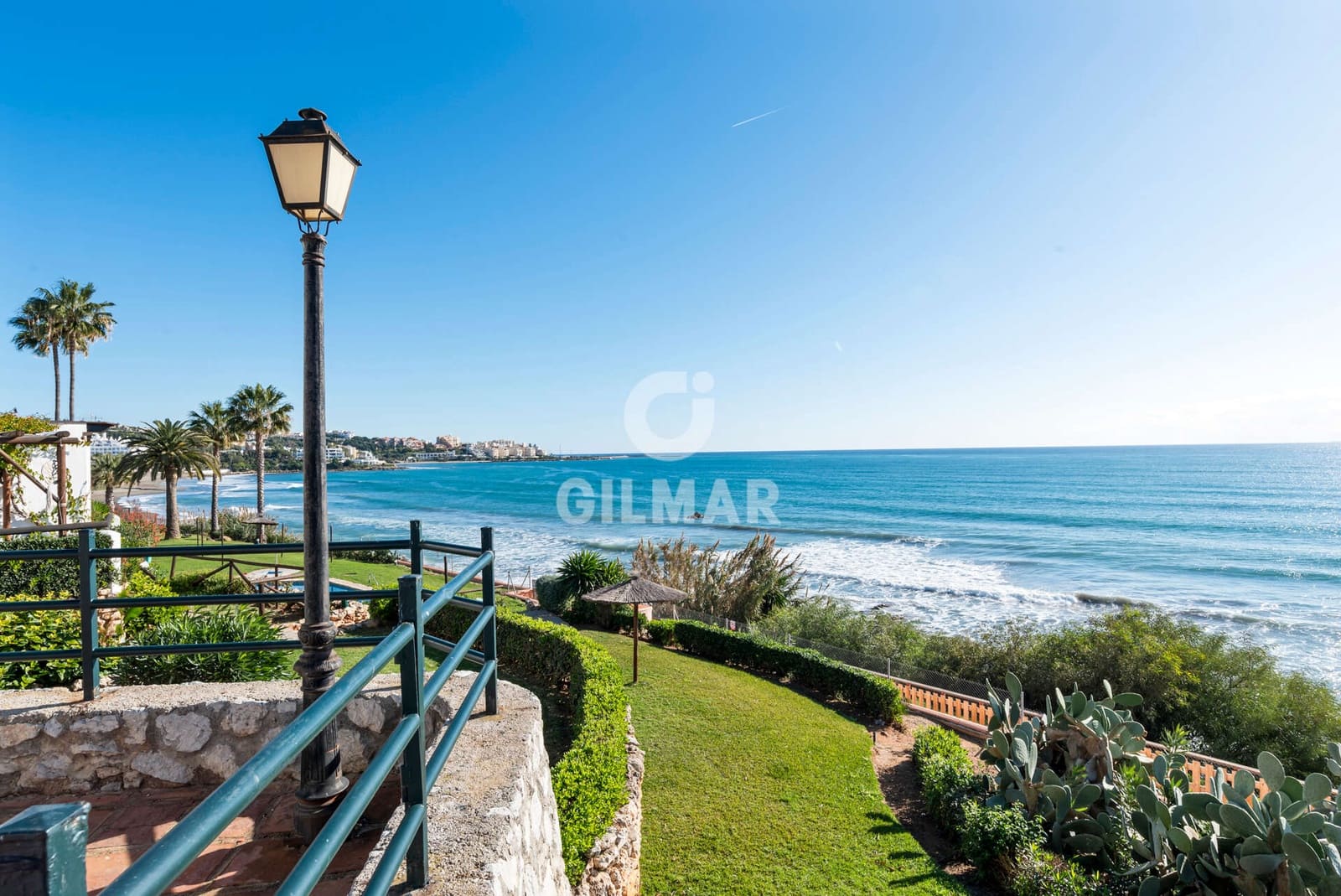 2 soverom Rekkehus til salgs i Estepona med svømmebasseng - € 495 000 (Ref: 9205940)