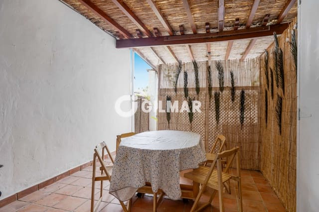 2 soverom Rekkehus til salgs i Estepona med svømmebasseng - € 469 000 (Ref: 9205940)