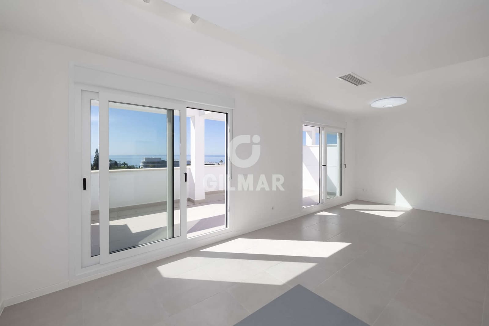 2 sovrum Takvåning till salu i Estepona med pool garage - 640 000 € (Ref: 9205941)