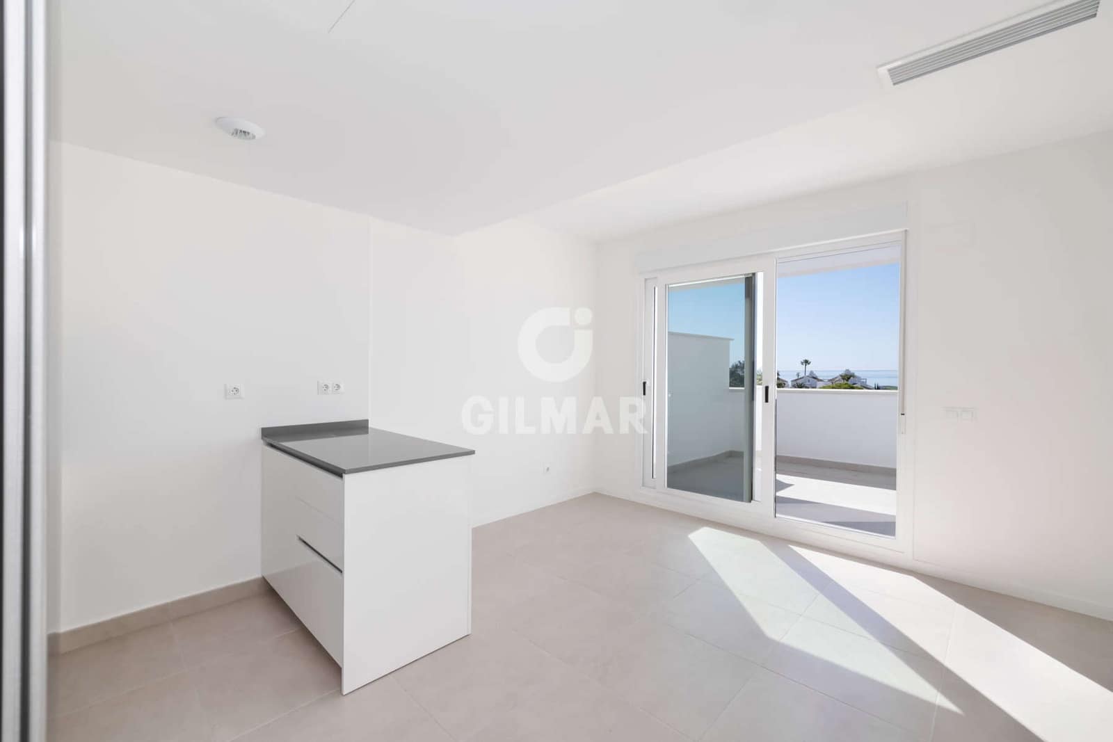 2 sovrum Takvåning till salu i Estepona med pool garage - 640 000 € (Ref: 9205941)