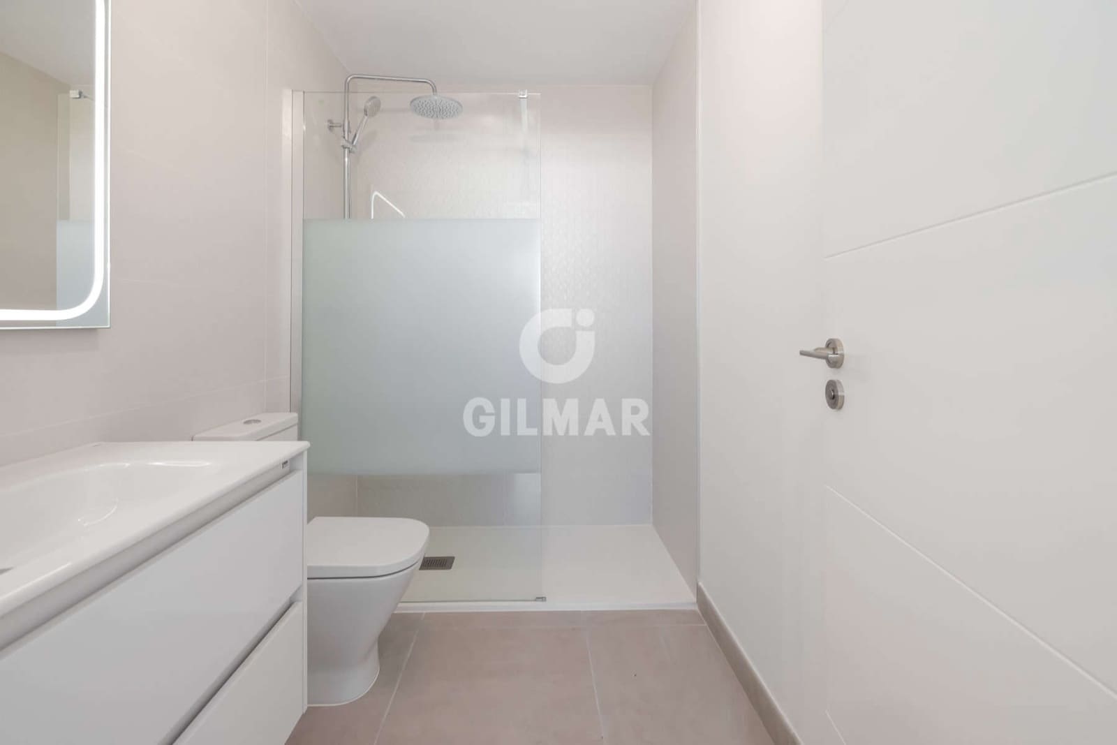 2 sovrum Takvåning till salu i Estepona med pool garage - 640 000 € (Ref: 9205941)