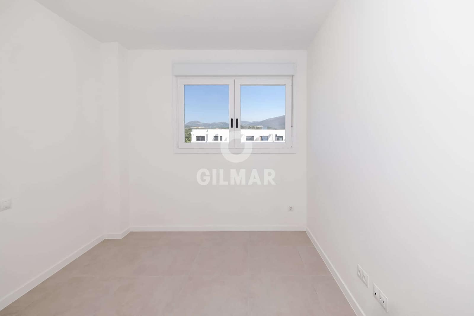 2 sovrum Takvåning till salu i Estepona med pool garage - 640 000 € (Ref: 9205941)