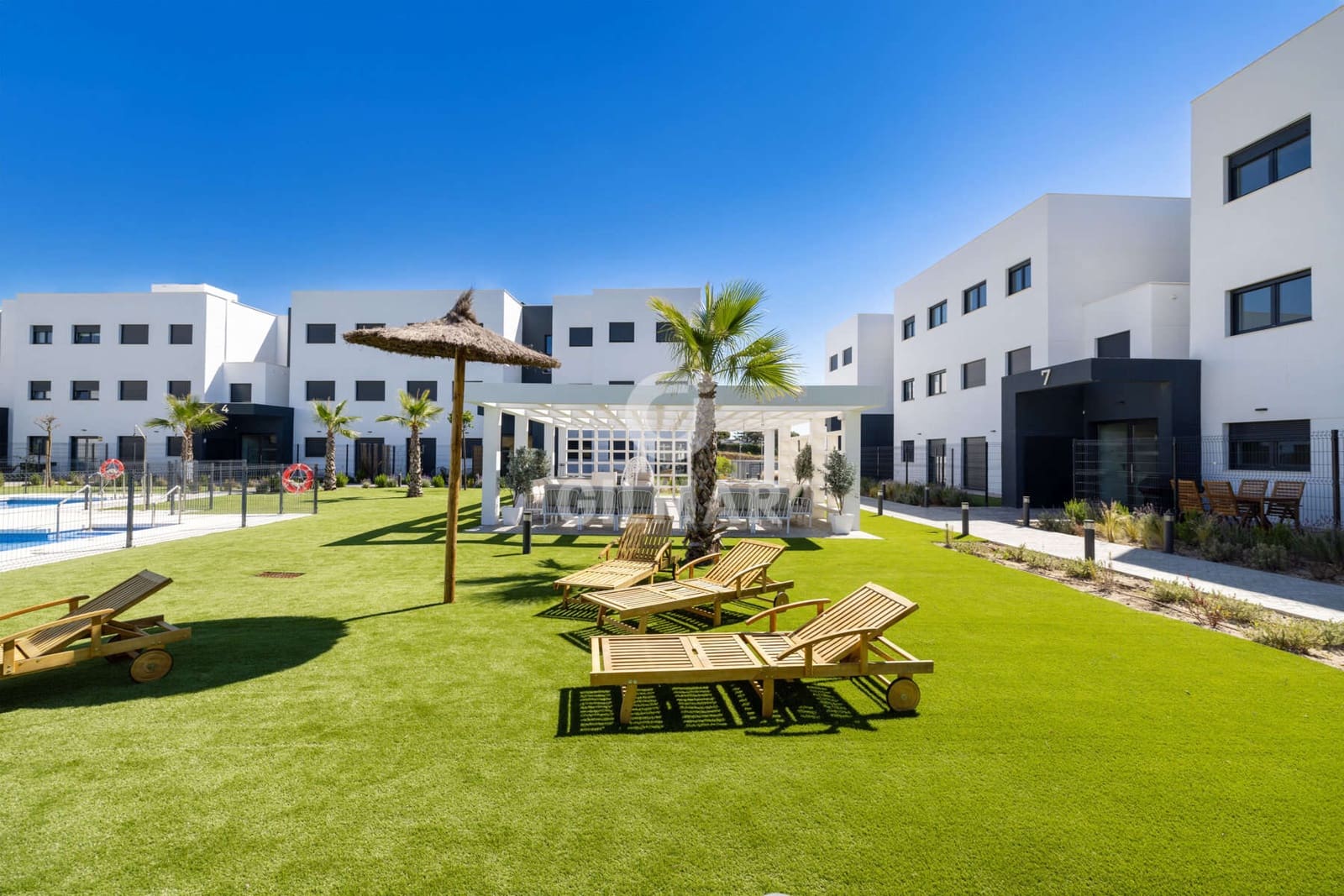 2 sovrum Takvåning till salu i Estepona med pool garage - 640 000 € (Ref: 9205941)