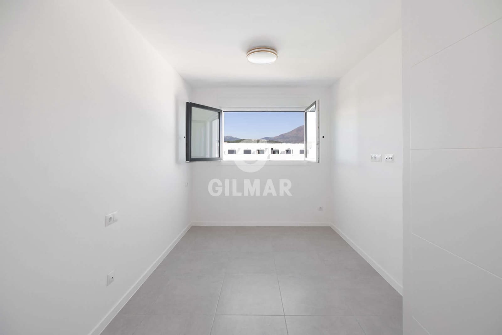 2 sovrum Takvåning till salu i Estepona med pool garage - 640 000 € (Ref: 9205941)