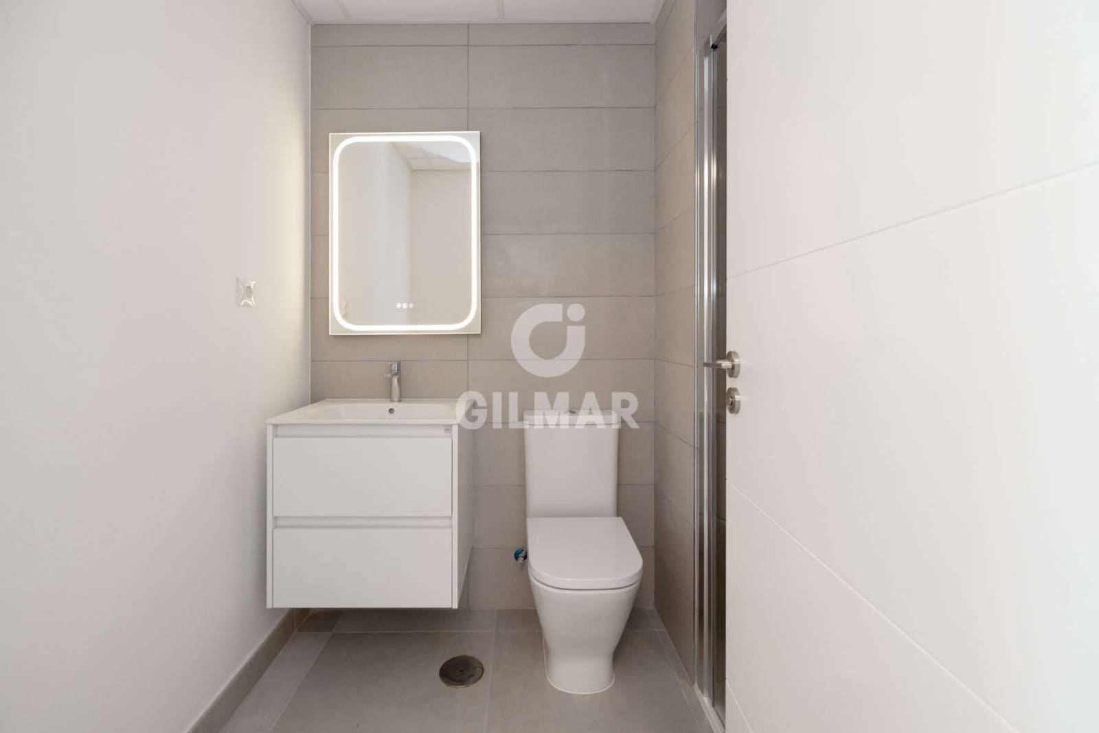 2 sovrum Takvåning till salu i Estepona med pool garage - 640 000 € (Ref: 9205941)