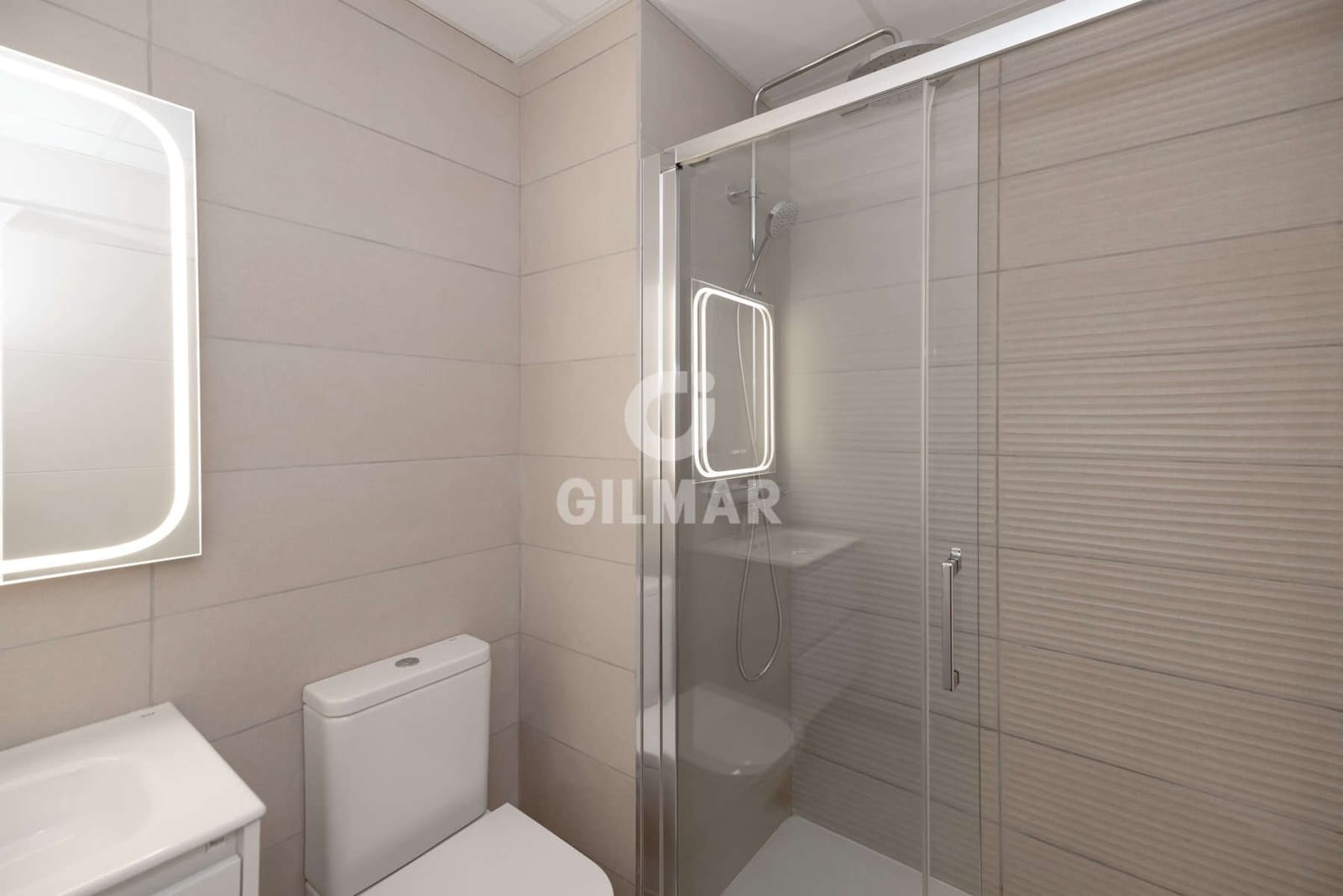 2 sovrum Takvåning till salu i Estepona med pool garage - 640 000 € (Ref: 9205941)