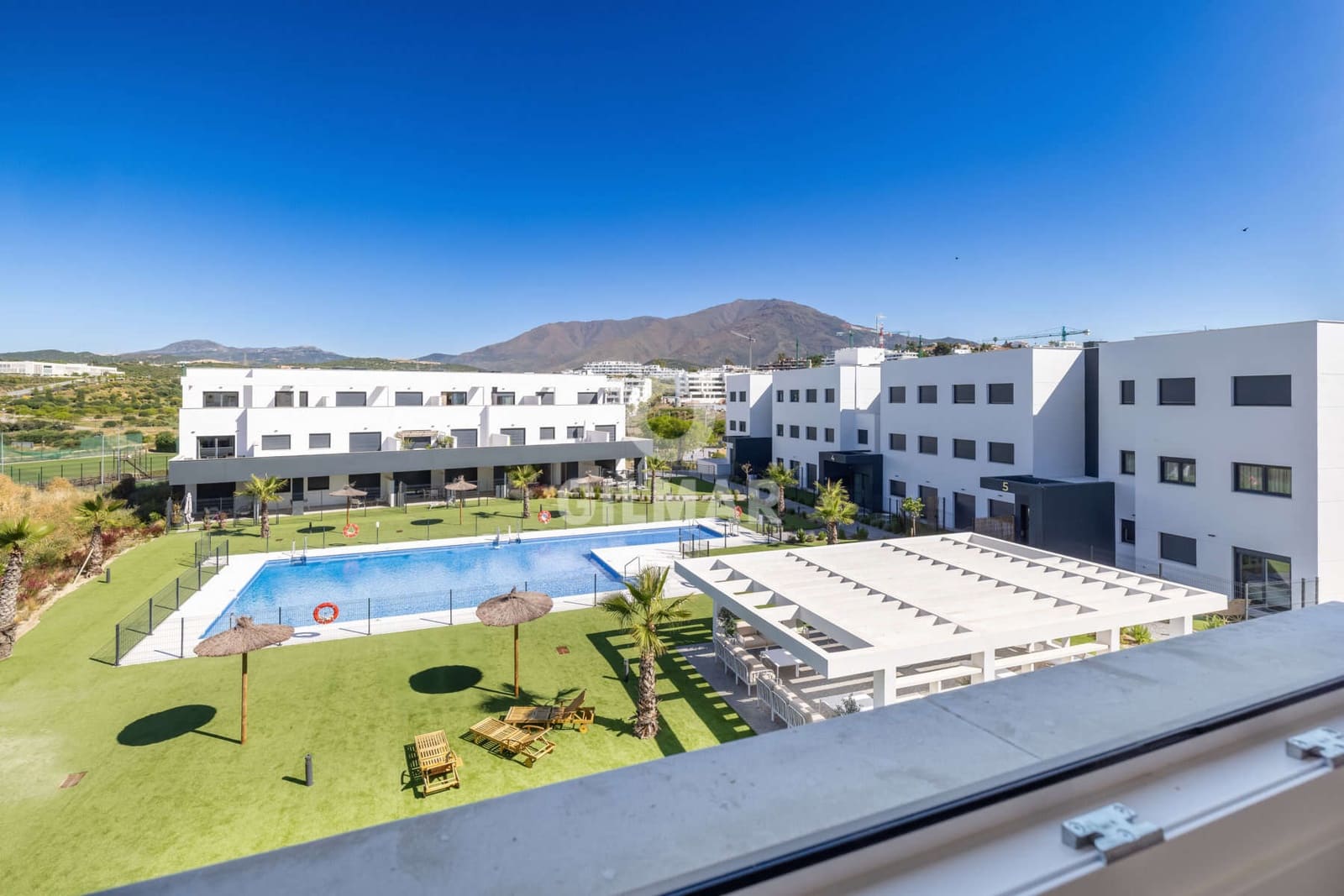 2 sovrum Takvåning till salu i Estepona med pool garage - 640 000 € (Ref: 9205941)