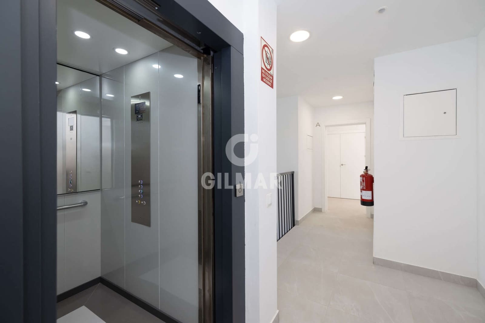 2 sovrum Takvåning till salu i Estepona med pool garage - 640 000 € (Ref: 9205941)