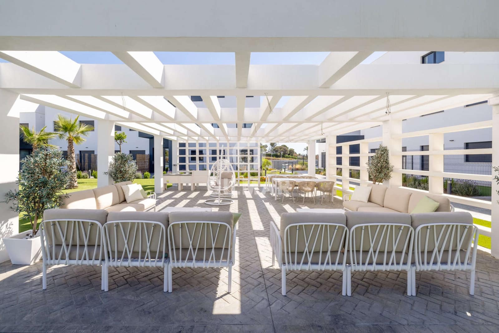 2 sovrum Takvåning till salu i Estepona med pool garage - 640 000 € (Ref: 9205941)